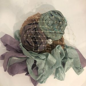 Cat’s Carpetbags Atlanta Gypsy South Boho pendant pin clip